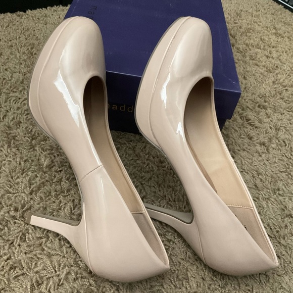 Nude heels - closet staples! 9 DSW Patent Leather - Picture 5 of 8
